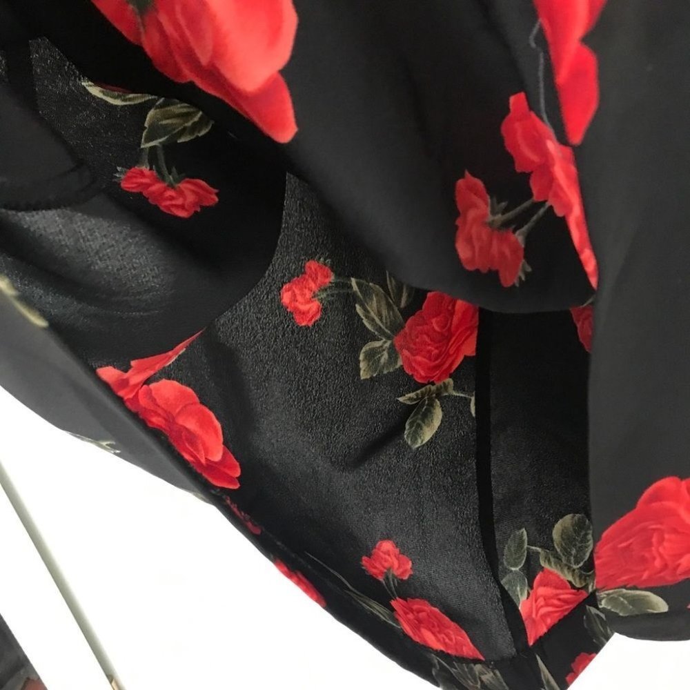 🤩2 for 20🤩 Vintage Black Floral Rose Midi Skirt - Picture 5 of 8
